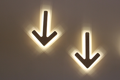 Arrow Wall Lamp