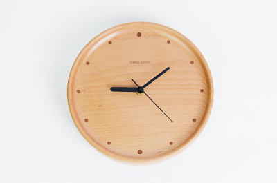 Narrow Edge Point Wall Clock